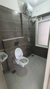 Bathroom Image of 700 Sq.ft 2 BHK Apartment / Flat for sale in Rustomjee Erika, Bandra East Mumbai for Rs. 21500000