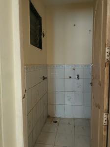 Common Bathroom One Image of 410 Sq.ft 1 BHK Apartment / Flat for sale in Kandivali West Mumbai for Rs. 6800000