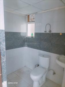 Bathroom Image of 1010 Sq.ft 2 BHK Apartment / Flat for rent in MR Officer City 1, Raj Nagar Extension Ghaziabad for Rs. 14500