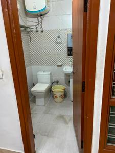 Bathroom Image of 1550 Sq.ft 3 BHK Independent House for rent in Indirapuram Ghaziabad for Rs. 35000