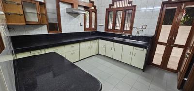 Kitchen Image of 2200 Sq.ft 4 BHK Villa for rent in Alkapuri Vadodara for Rs. 100000