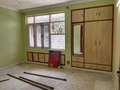 Bedroom Image of 1500 Sq.ft 2.5 BHK Apartment / Flat for rent in Sri Niketan Apartments, Sector 7 Dwarka New Delhi for Rs. 45000