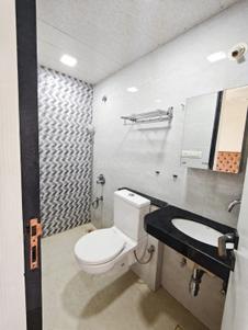 Image of 1200 Sq.ft 3 BHK Apartment / Flat for sale in Sheth Vasant Lawns, Thane West, Thane for Rs. 32000000
