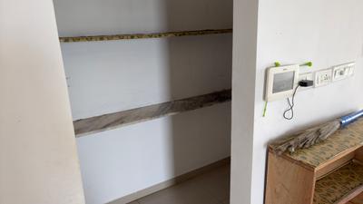 Kitchen Image of 1350 Sq.ft 2.5 BHK Apartment / Flat for rent in Adani The Meadows, Shantigram Ahmedabad for Rs. 28000