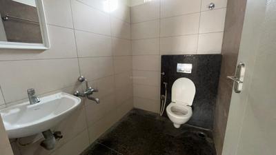 Bathroom Image of 600 Sq.ft 1 BHK Apartment / Flat for rent in Whitefield Bengaluru for Rs. 19500
