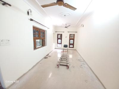 Hall Image of 1050 Sq.ft 2 BHK Apartment / Flat for sale in O C S Apartments, Mayur Vihar Phase 1 New Delhi for Rs. 17500000