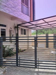 Balcony Image of 1200 Sq.ft 3 BHK Independent House for sale in Perumbakkam Chennai for Rs. 16000000