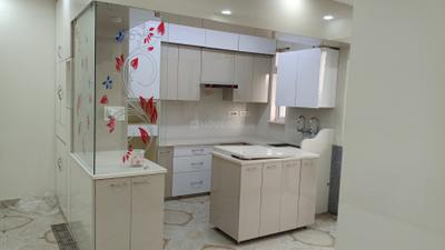 Kitchen Image of 910 Sq.ft 3 BHK Builder Floor for sale in Raja Park Apartment, Shakurpur New Delhi for Rs. 11500000