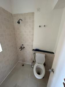 Bathroom Image of 1690 Sq.ft 3 BHK Apartment / Flat for rent in Jaypee Kosmos, Sector 134 Noida for Rs. 26000