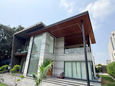 Building Image of 16200 Sq.ft 5 BHK Farm House for sale in Chhattarpur New Delhi for Rs. 350000000