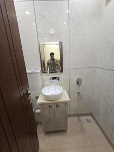 Bathroom Image of 910 Sq.ft 2 BHK Independent House for rent in Rajouri Garden New Delhi for Rs. 38000