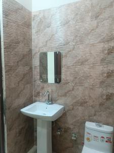Bathroom Image of 2300 Sq.ft 4 BHK Independent House for rent in Shree Ganpati Enclave, Daurli Meerut for Rs. 25000