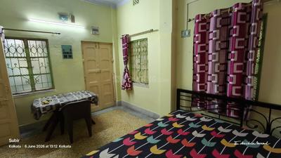 Bedroom Image of 500 Sq.ft 2 BHK Independent House for rent in Naktala Kolkata for Rs. 12500