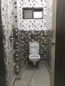 Common Bathroom Image of 450 Sq.ft 1 BHK Builder Floor for rent in Shalimar Bagh New Delhi for Rs. 15000