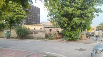 Image of 100 Sq.ft Residential Plot / Land for sale in Sector 116, Noida for Rs. 30000000