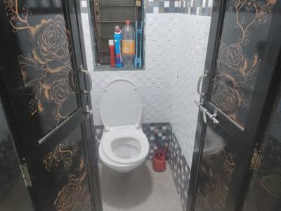 Bathroom Image of 500 Sq.ft 1 BHK Apartment / Flat for rent in Worli Mumbai for Rs. 50000