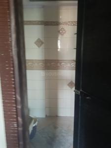 Bathroom Image of 735 Sq.ft 2 BHK Apartment / Flat for rent in Kukreja Golfscappe, Chembur Mumbai for Rs. 75000