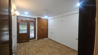 Bedroom Image of 2800 Sq.ft 4 BHK Builder Floor for sale in Safdarjung Enclave New Delhi for Rs. 80000000