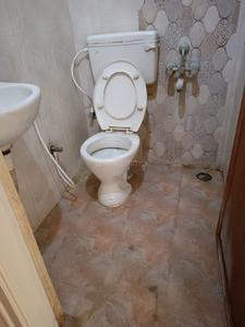 Bathroom Image of 375 Sq.ft 1 BHK Apartment / Flat for rent in Marathahalli Bengaluru for Rs. 15000