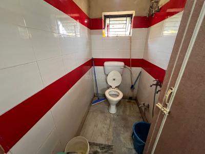 Bathroom Image of 1080 Sq.ft 3 BHK Apartment / Flat for sale in Netaji Nagar Kolkata for Rs. 3700000