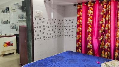 Bedroom Image of 425 Sq.ft 1 BHK Apartment / Flat for rent in Saptarshi CHS, Malad West Mumbai for Rs. 31500