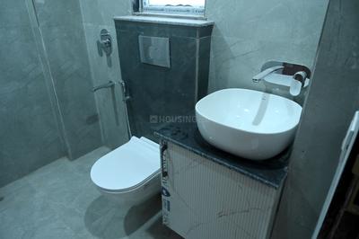 Bathroom Image of 1390 Sq.ft 3 BHK Apartment / Flat for sale in BPTP Astaire Garden Floors, Sector 70A Gurgaon for Rs. 24500000