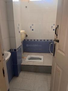 Bathroom Image of 1000 Sq.ft 2 BHK Apartment / Flat for sale in Basheer Bagh Hyderabad for Rs. 7250000