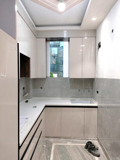 Surya Lavish Floor Main Image 1