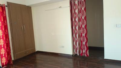 Bedroom Image of 1565 Sq.ft 3.5 BHK Apartment / Flat for sale in Paras Tierea, Sector 137 Noida for Rs. 12600000