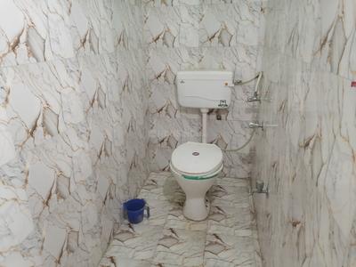 Bathroom Image of 800 Sq.ft 3 BHK Duplex for rent in Krishna Vanti Colony Bareilly for Rs. 12000