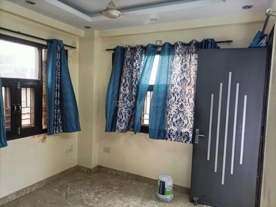 Bedroom Image of 850 Sq.ft 2 BHK Builder Floor for rent in Preet Vihar New Delhi for Rs. 16000
