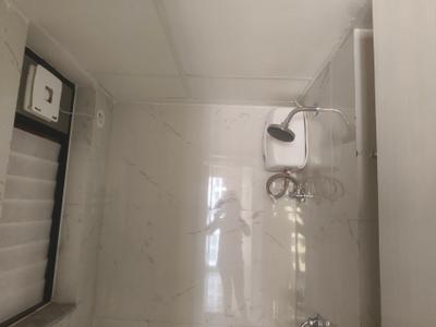 Bathroom Image of 450 Sq.ft 1 BHK Apartment / Flat for rent in Runwal Gardens, Dombivli East Thane for Rs. 10000