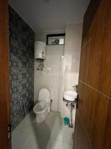 Bathroom Image of 900 Sq.ft 2 BHK Builder Floor for rent in Mayur Vihar Phase 1 New Delhi for Rs. 35000