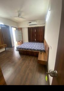 Bedroom Image of 1000 Sq.ft 3 BHK Apartment / Flat for rent in Takshashila Air, Ellisbridge Ahmedabad for Rs. 47000