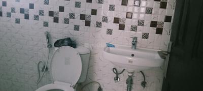Bathroom Image of 850 Sq.ft 2 BHK Apartment / Flat for rent in JM Florence, Noida Extension Greater Noida for Rs. 22000