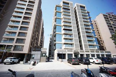 Image of 2304 Sq.ft 3 BHK Apartment / Flat for sale in Vaishno Devi Circle, Ahmedabad for Rs. 13500000