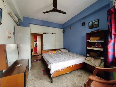 Bedroom Image of Single Room with 2 meals in Ballygunge, Kolkata