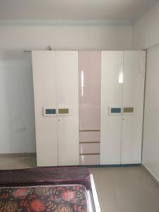 Bedroom Image of 980 Sq.ft 2 BHK Apartment / Flat for rent in Magarpatta Iris, Magarpatta City Pune for Rs. 40000