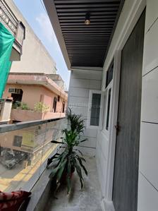 Balcony Image of 950 Sq.ft 3 BHK Builder Floor for rent in Dream Luxury Homes, Mahavir Enclave New Delhi for Rs. 25000