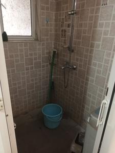 Bathroom Image of 650 Sq.ft 1 BHK Apartment / Flat for sale in Amanora Park Town, Hadapsar Pune for Rs. 6500000