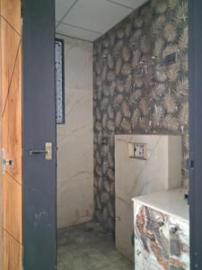 Common Bathroom Image of 1724 Sq.ft 3 BHK Apartment / Flat for sale in Vantara Elite Luxury Homes, Sector 102 Noida for Rs. 8900000