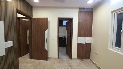 Bedroom Image of 600 Sq.ft 2 BHK Builder Floor for rent in Pitampura New Delhi for Rs. 28000