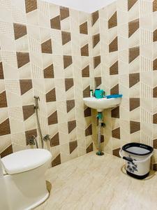 Bathroom Image of AC & Non-AC Rooms for boys in Pipalgaon Jhalwa in Jhalwa, Allahabad