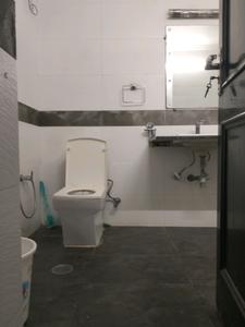 Bedroom One Image of 2200 Sq.ft 4 BHK Apartment / Flat for rent in Patparganj New Delhi for Rs. 85000