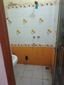 Bathroom Image of 1000 Sq.ft 3 BHK Independent House for sale in Kamta Lucknow for Rs. 7500000