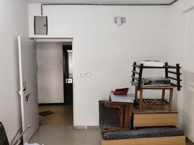 Living Room Image of 1250 Sq.ft 2 BHK Apartment / Flat for rent in Mangal Tirth Apartment, Paldi Ahmedabad for Rs. 25000