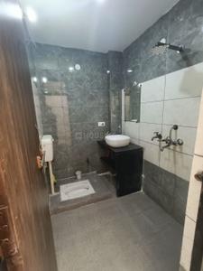 Bathroom Image of 850 Sq.ft 2 BHK Duplex for rent in Suryalok Colony Agra for Rs. 10500