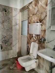 Common Bathroom Image of 710 Sq.ft 1.5 BHK Apartment / Flat for sale in Rosa Gardenia, Kasarvadavali Thane for Rs. 7500000