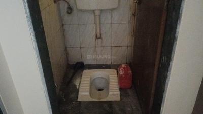 Bathroom Image of 325 Sq.ft 1 BHK Apartment / Flat for rent in Malad West Mumbai for Rs. 23000