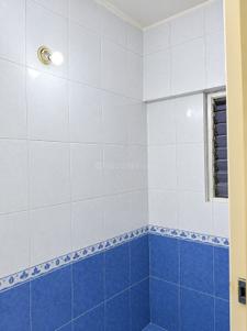 Bathroom Image of 600 Sq.ft 1 BHK Apartment / Flat for rent in Karve Nagar Pune for Rs. 21000